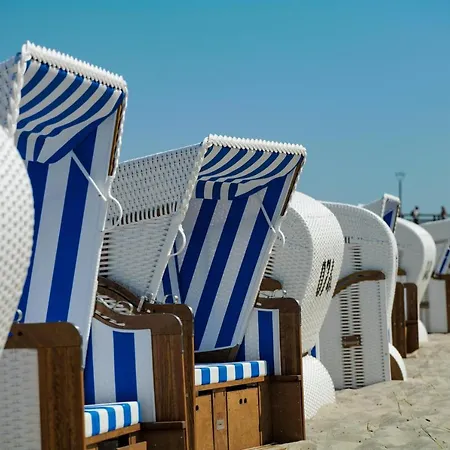 Ferienwohnungen Meerfarbig Ostseeheilbad Zingst Exterior foto