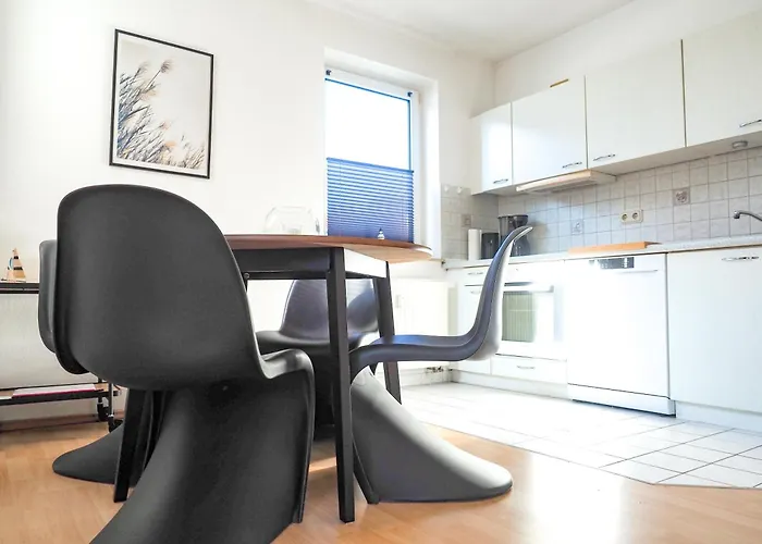 Ferienwohnungen Meerfarbig Zingst - Terrasse Mit Strandkorb Oder Balkon - E-Ladesaeule - Parkplatz - Wlan - Fahrradschuppen - Waschtrockner - Ruhig Und Zentral - Haustierfrei - Nichtraucher