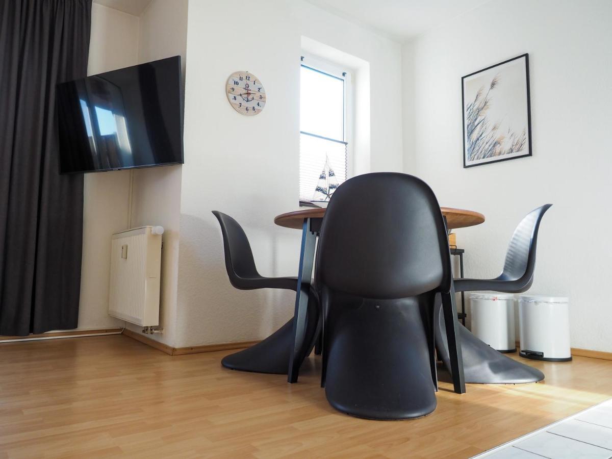 Meerfarbig - Terrasse Mit Strandkorb Oder Balkon - E-ladesaeule - Parkplatz - Wlan - Fahrradschuppen - Waschtrockner - Ruhig Und Zentral - Haustierfrei - Nichtraucher Lejlighed *