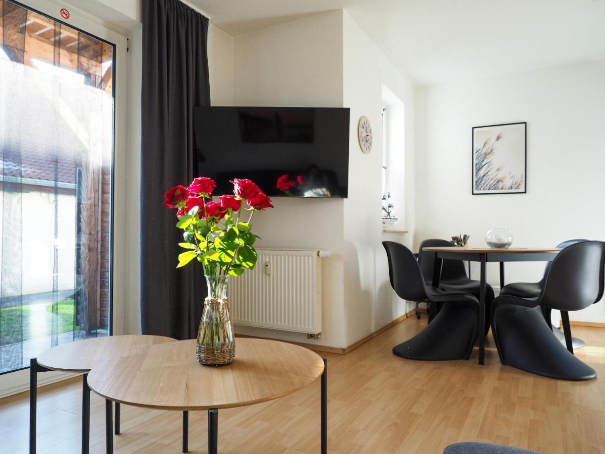 Meerfarbig - Terrasse Mit Strandkorb Oder Balkon - E-ladesaeule - Parkplatz - Wlan - Fahrradschuppen - Waschtrockner - Ruhig Und Zentral - Haustierfrei - Nichtraucher Zingst
