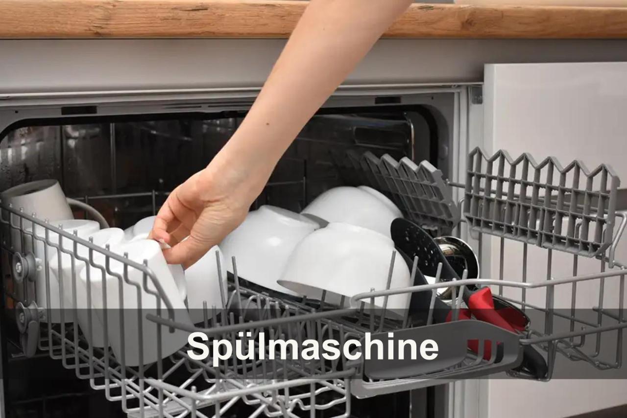 Meerfarbig - Terrasse Mit Strandkorb Oder Balkon - E-ladesaeule - Parkplatz - Wlan - Fahrradschuppen - Waschtrockner - Ruhig Und Zentral - Haustierfrei - Nichtraucher Lejlighed *