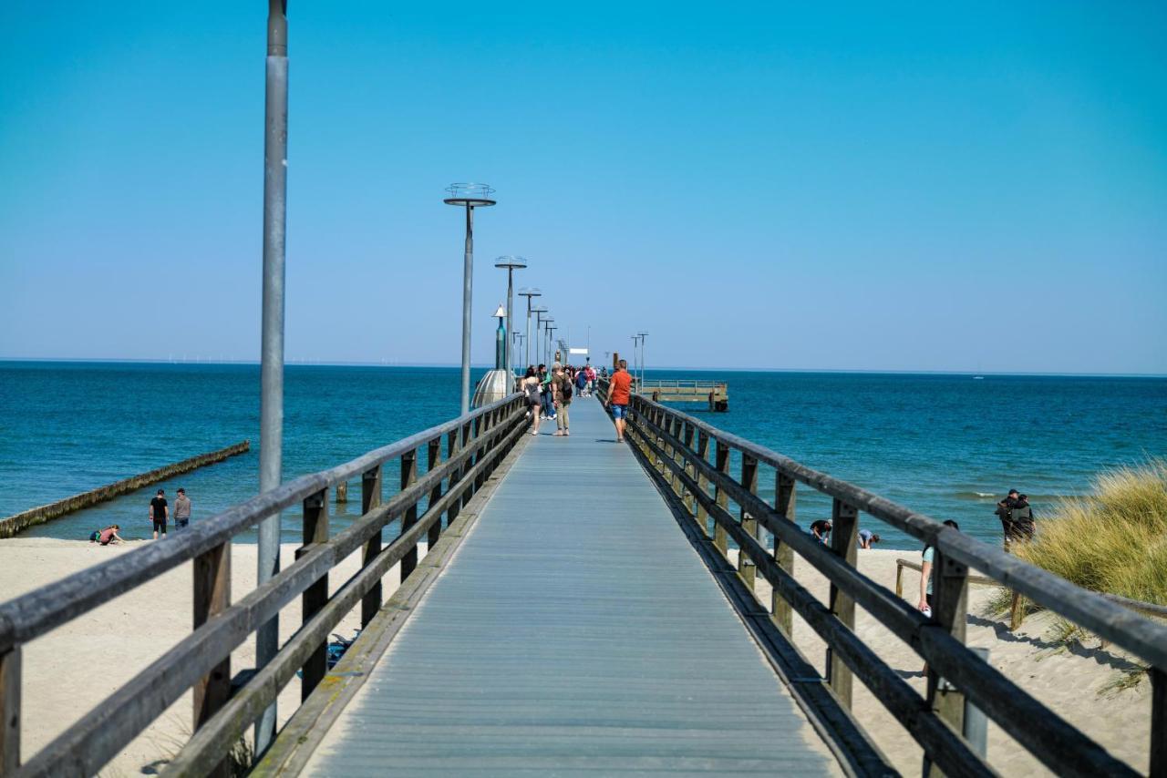 Lejlighed Meerfarbig - Terrasse Mit Strandkorb Oder Balkon - E-ladesaeule - Parkplatz - Wlan - Fahrradschuppen - Waschtrockner - Ruhig Und Zentral - Haustierfrei - Nichtraucher Zingst