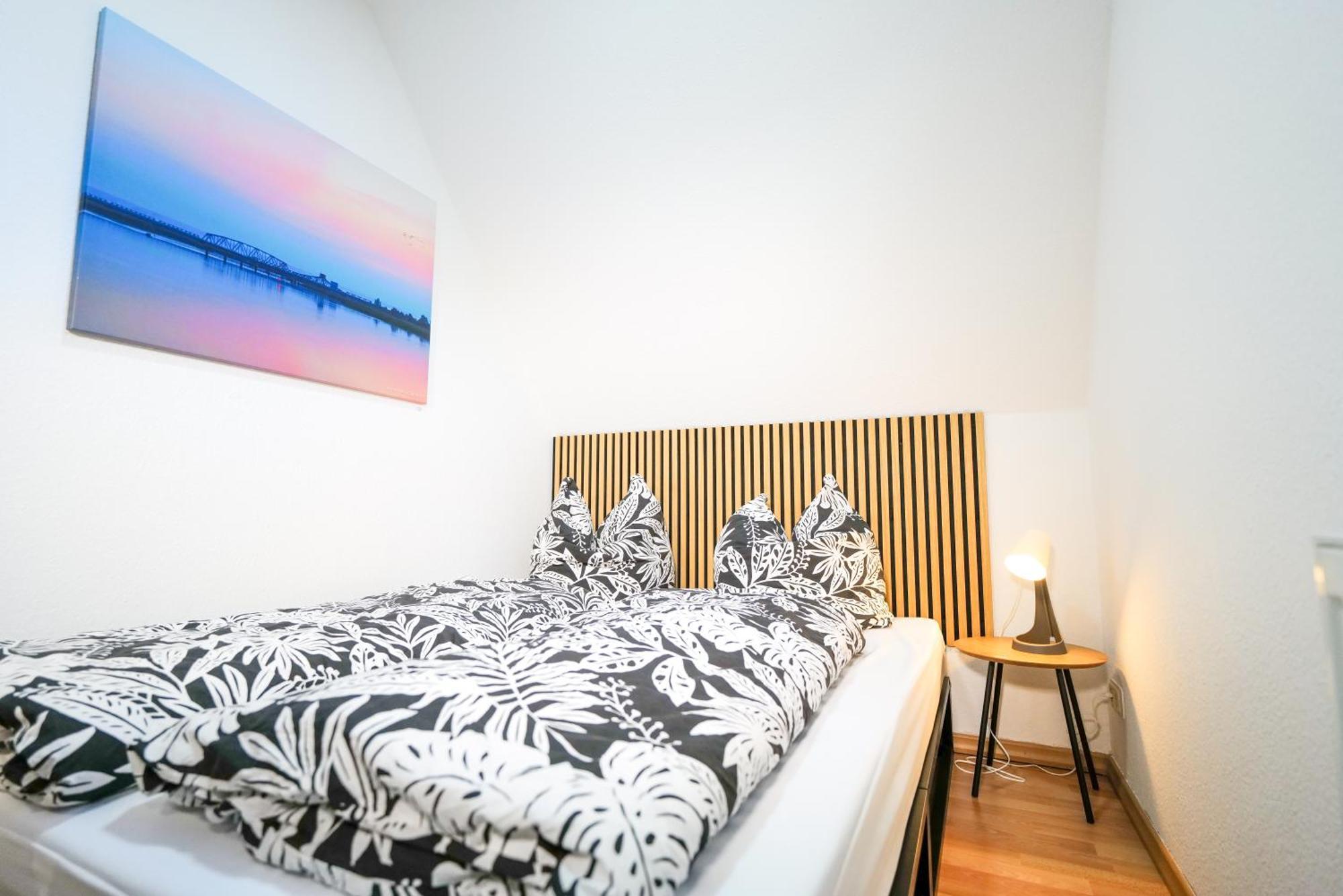 Meerfarbig - Terrasse Mit Strandkorb Oder Balkon - E-ladesaeule - Parkplatz - Wlan - Fahrradschuppen - Waschtrockner - Ruhig Und Zentral - Haustierfrei - Nichtraucher *